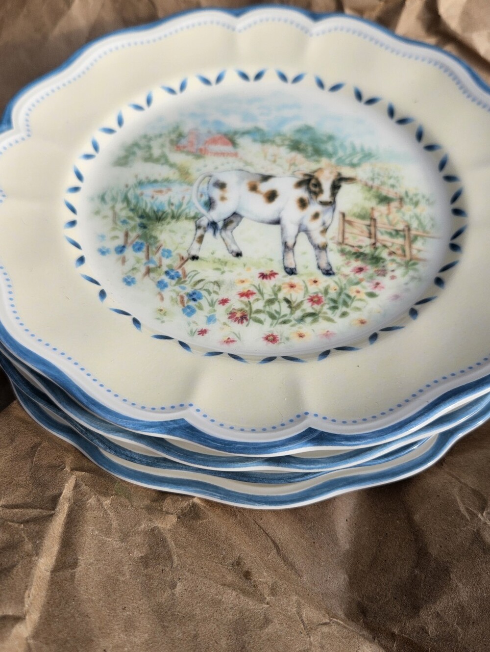 Lenox Provencal Garden Plates, 4 Lenox Plates. Cow Barnyard & Rooster Plates - Picture 5 of 7